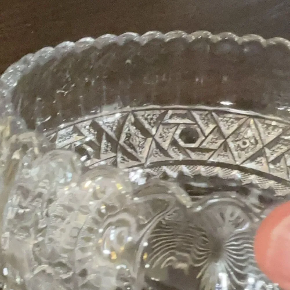 L.E. Smith Clear Cut Glass Decorative Bowl Starburst Sawtooth Rim 6